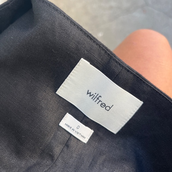 Aritzia 100 linen vest NWOT size 0 black pacino deniro top sleeveless summer xs - Picture 11 of 11